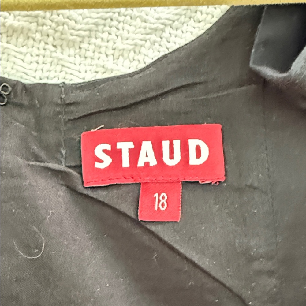 Elegant Black Staud Midi Dress with Scoop Neck - Picture 3 of 4